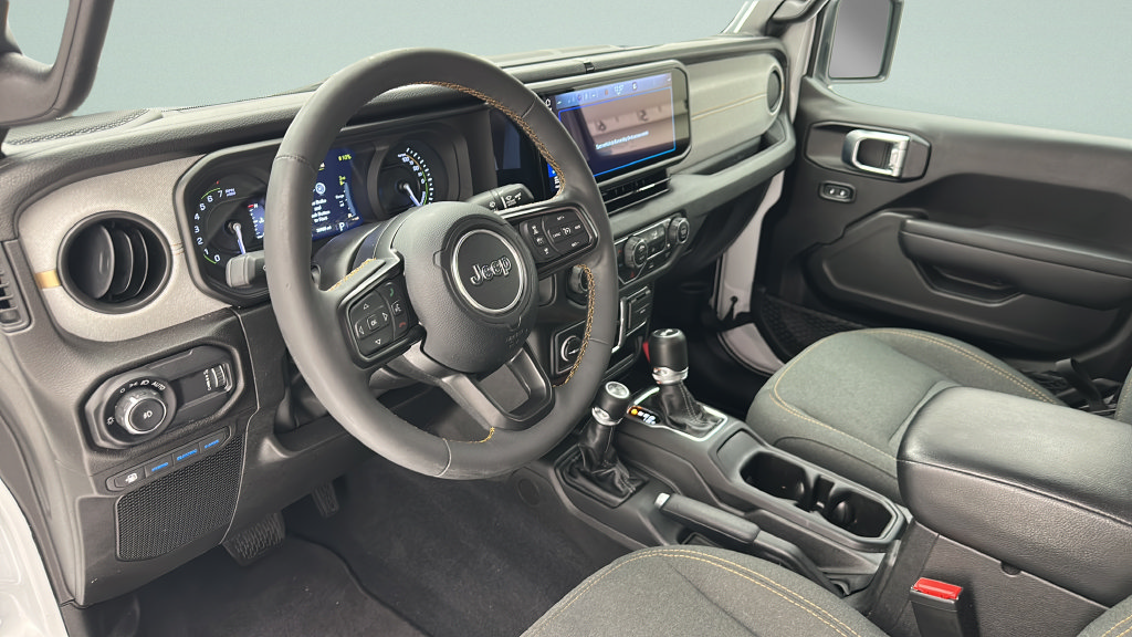 Used 2024 Jeep Wrangler Unlimited w/ Convenience Group AWD/4WD image 11
