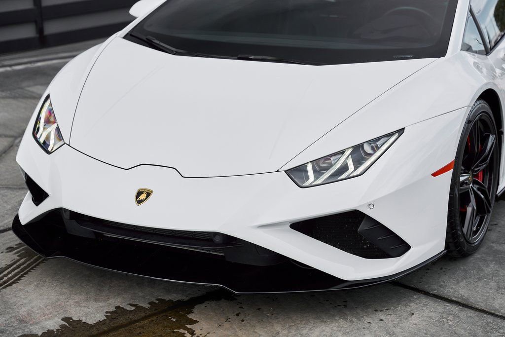 Used 2020 Lamborghini Huracan EVO image 5