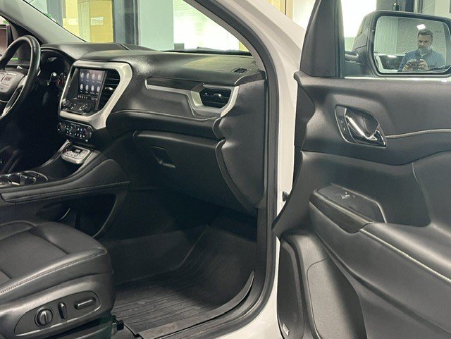 Certified 2023 GMC Acadia SLT w/ Elevation Edition AWD/4WD image 8