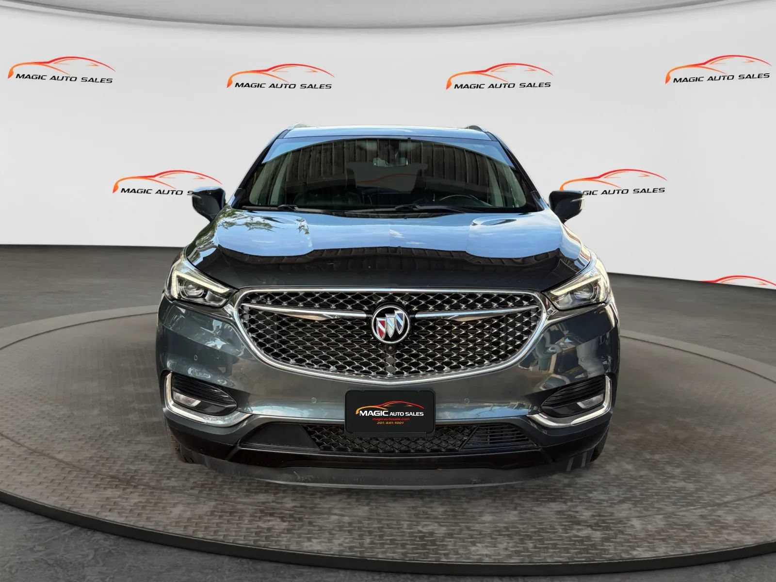 Used 2019 Buick Enclave Avenir w/ Avenir Technology Package AWD/4WD image 3
