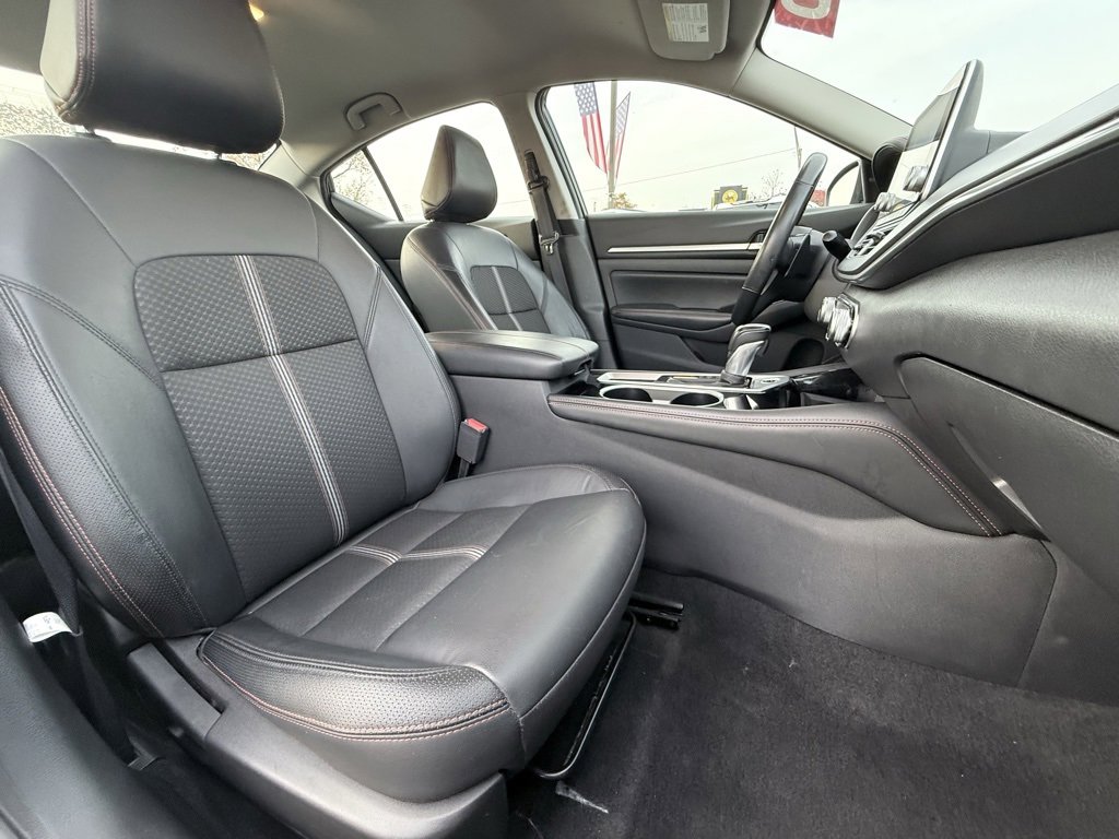Used 2024 Nissan Altima 2.5 SR image 30