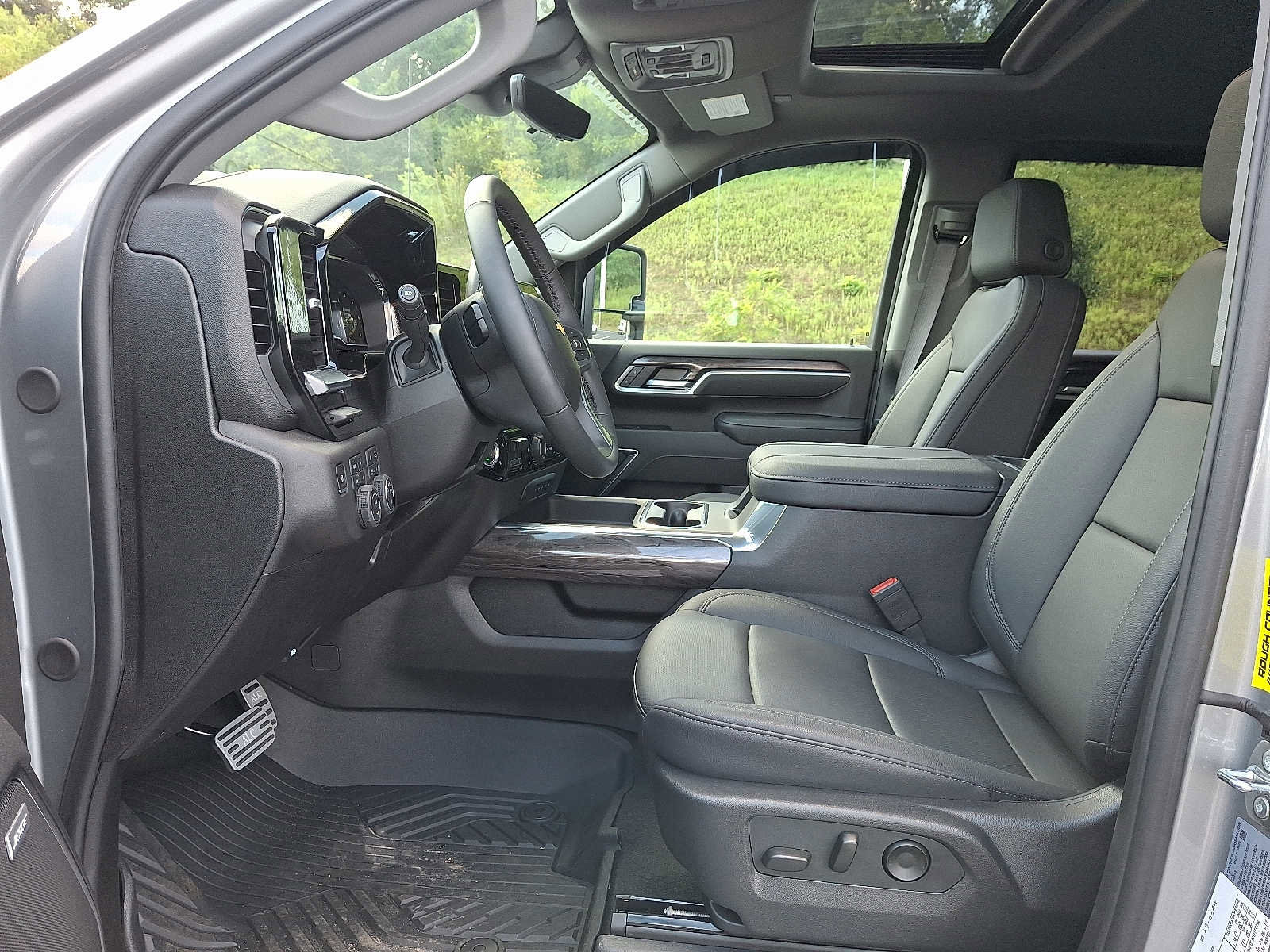 New 2025 Chevrolet Silverado 2500 LTZ w/ LTZ Premium Package image 16