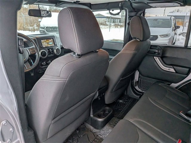 Used 2018 Jeep Wrangler Unlimited Sahara w/ Connectivity Group image 23