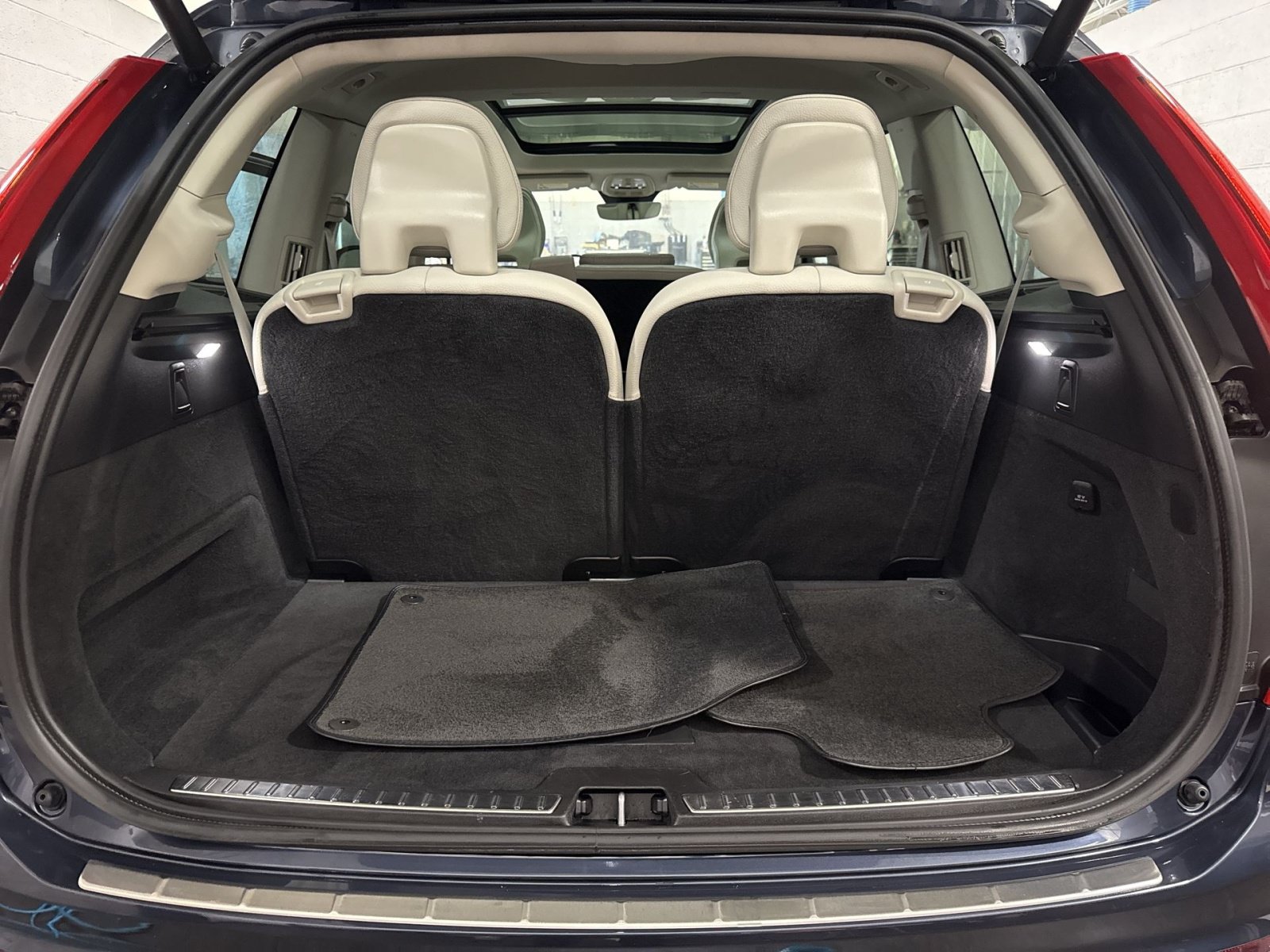 Used 2024 Volvo XC90 B5 Plus AWD/4WD image 27