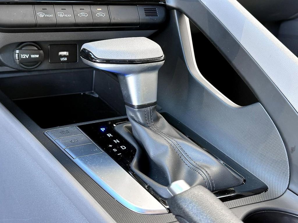 Used 2024 Hyundai Elantra SEL image 18