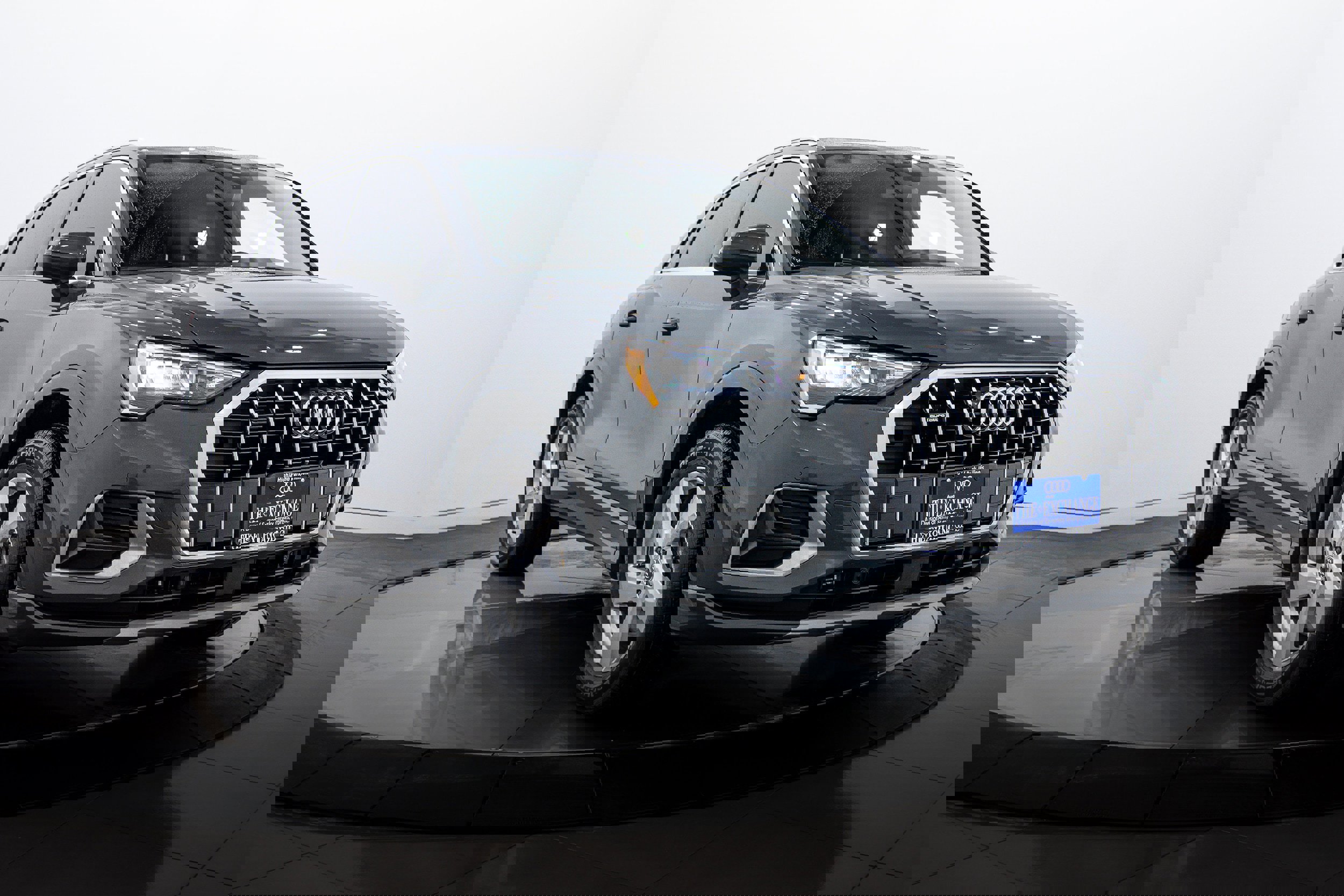 Used 2020 Audi Q3 2.0T Premium w/ Convenience Package image 2