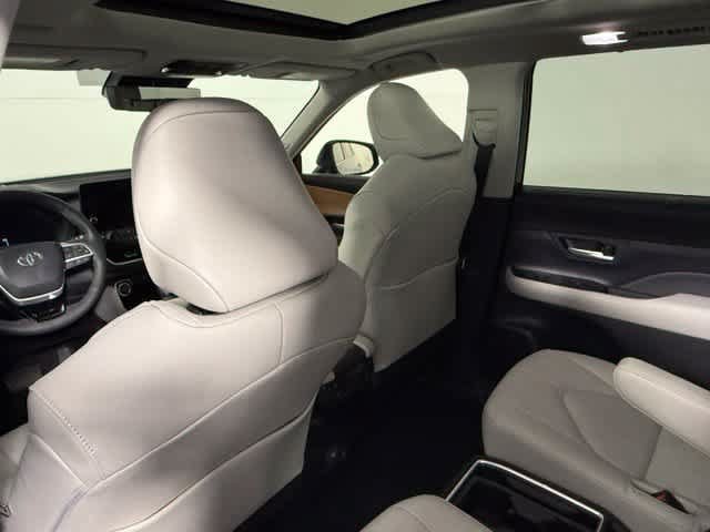 Used 2026 Toyota Grand Highlander AWD image 40