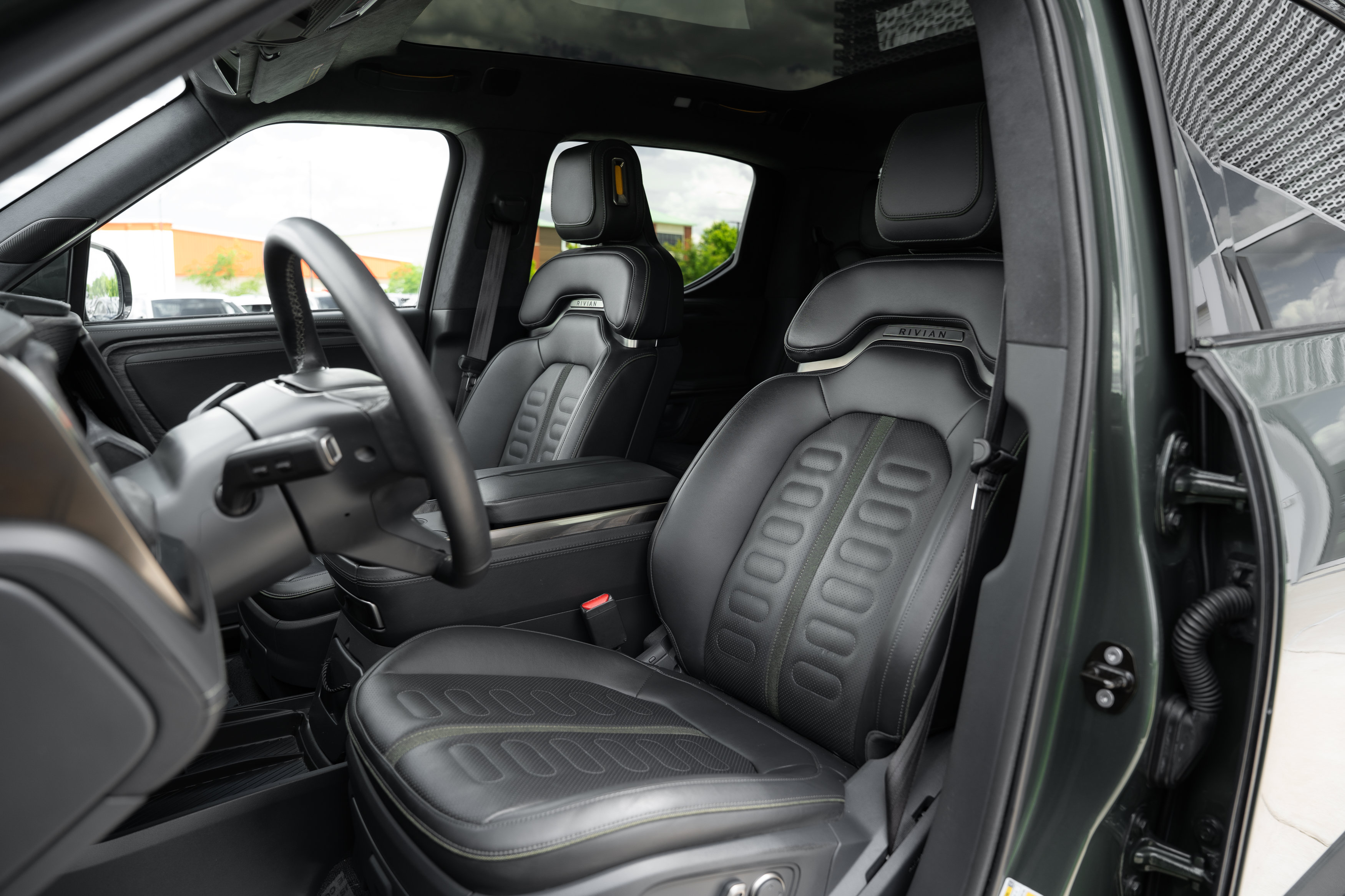 Used 2022 Rivian R1T Adventure AWD/4WD image 23