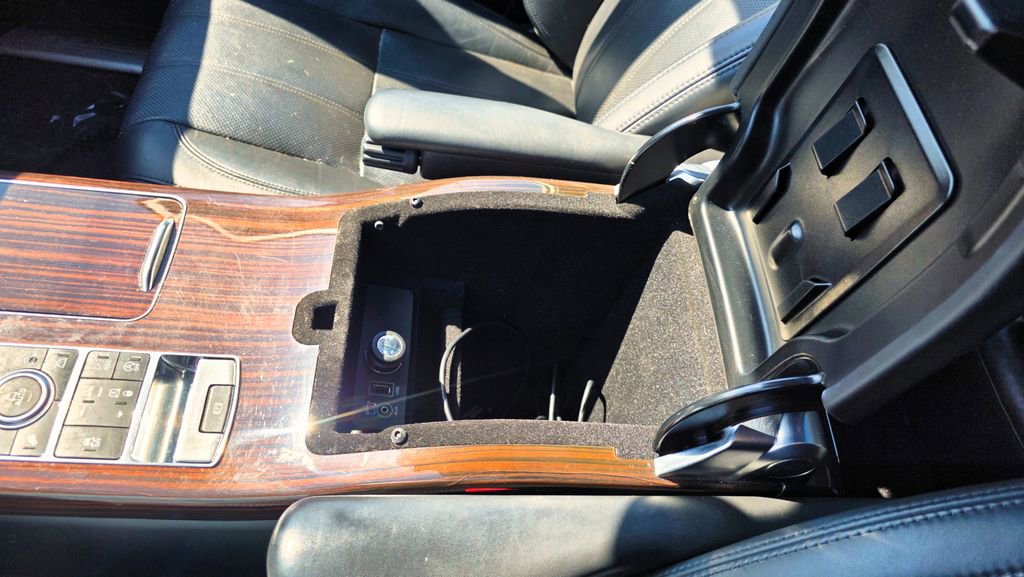 Used 2015 Land Rover Range Rover Supercharged image 24