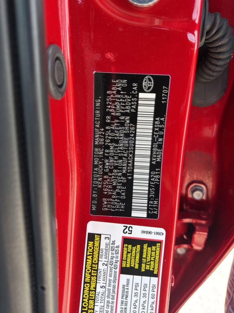 Used 2025 Toyota Camry SE FWD image 35