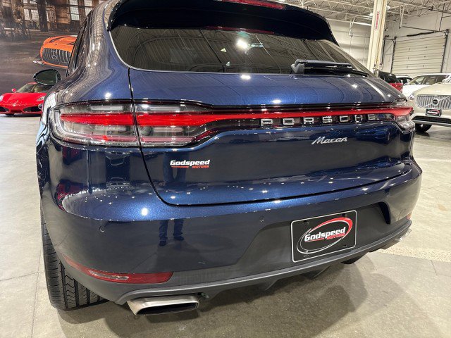 Used 2021 Porsche Macan w/ Premium Package image 40
