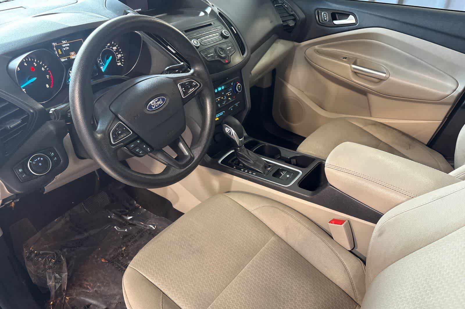 Used 2018 Ford Escape SE w/ Ford Safe & Smart Package FWD image 14