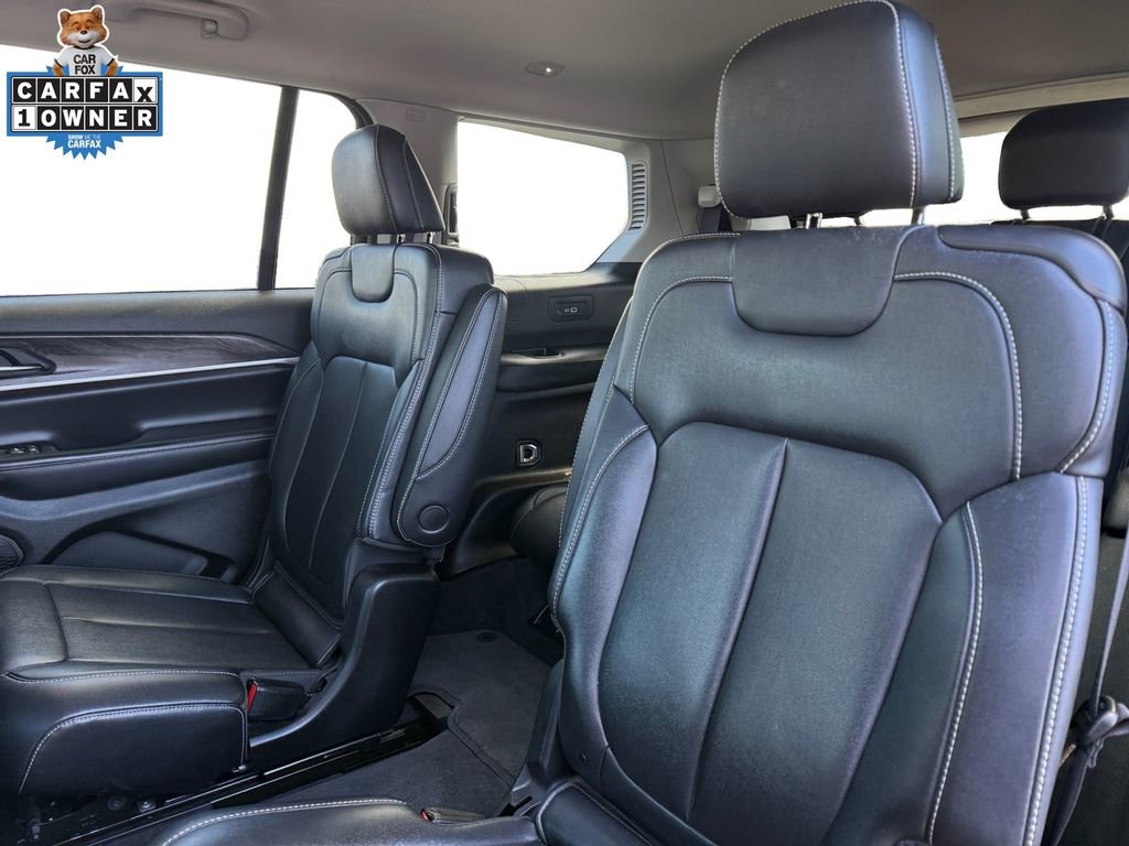 Used 2023 Jeep Grand Cherokee L Limited AWD/4WD image 14