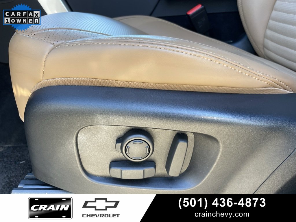 Used 2024 Land Rover Discovery Dynamic SE image 13