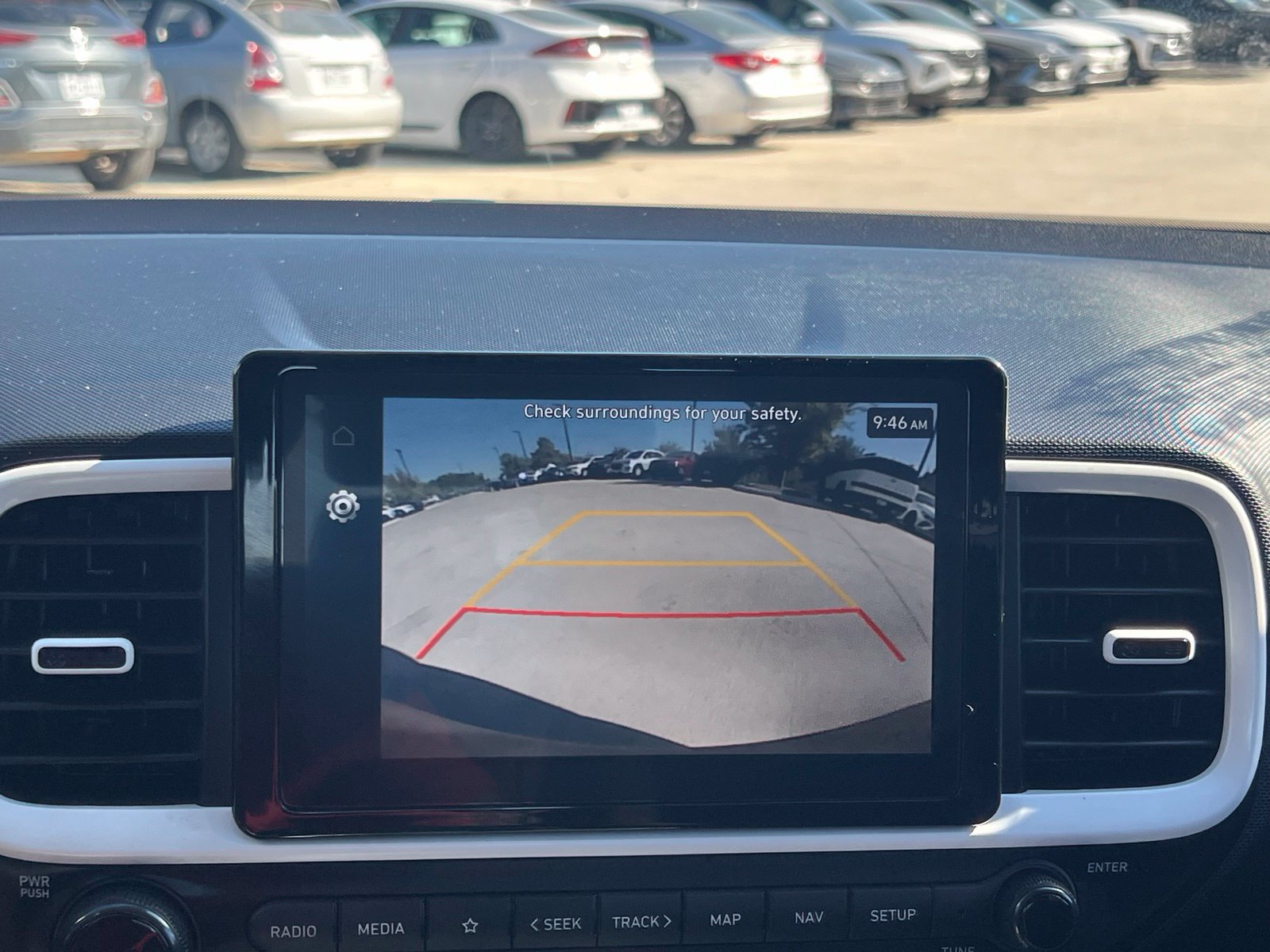 Used 2024 Hyundai Venue Limited FWD image 29