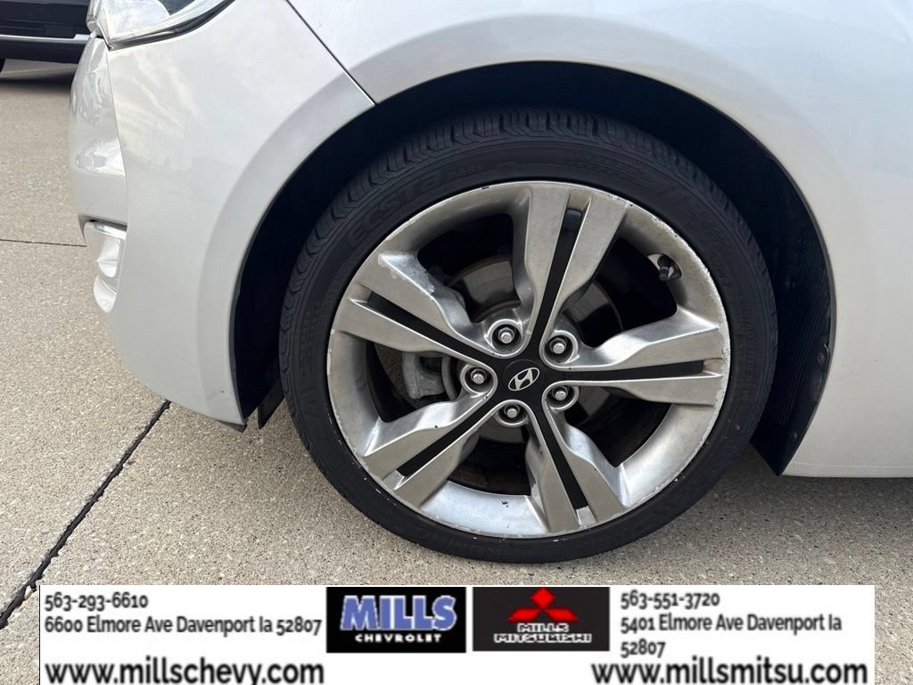 Used 2017 Hyundai Veloster Value Edition FWD image 9