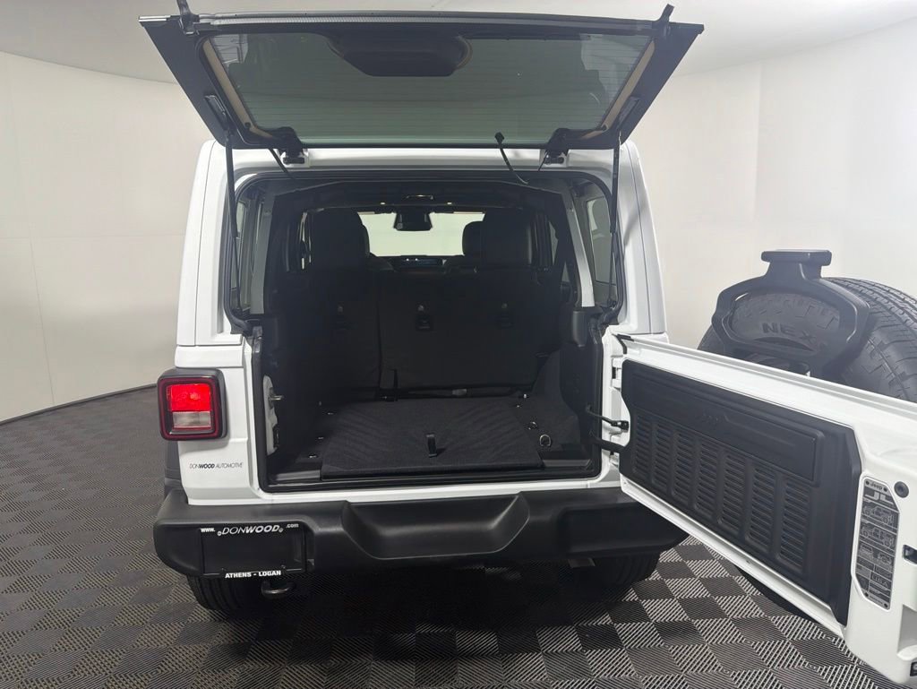 Used 2025 Jeep Wrangler Unlimited Sport AWD/4WD image 16