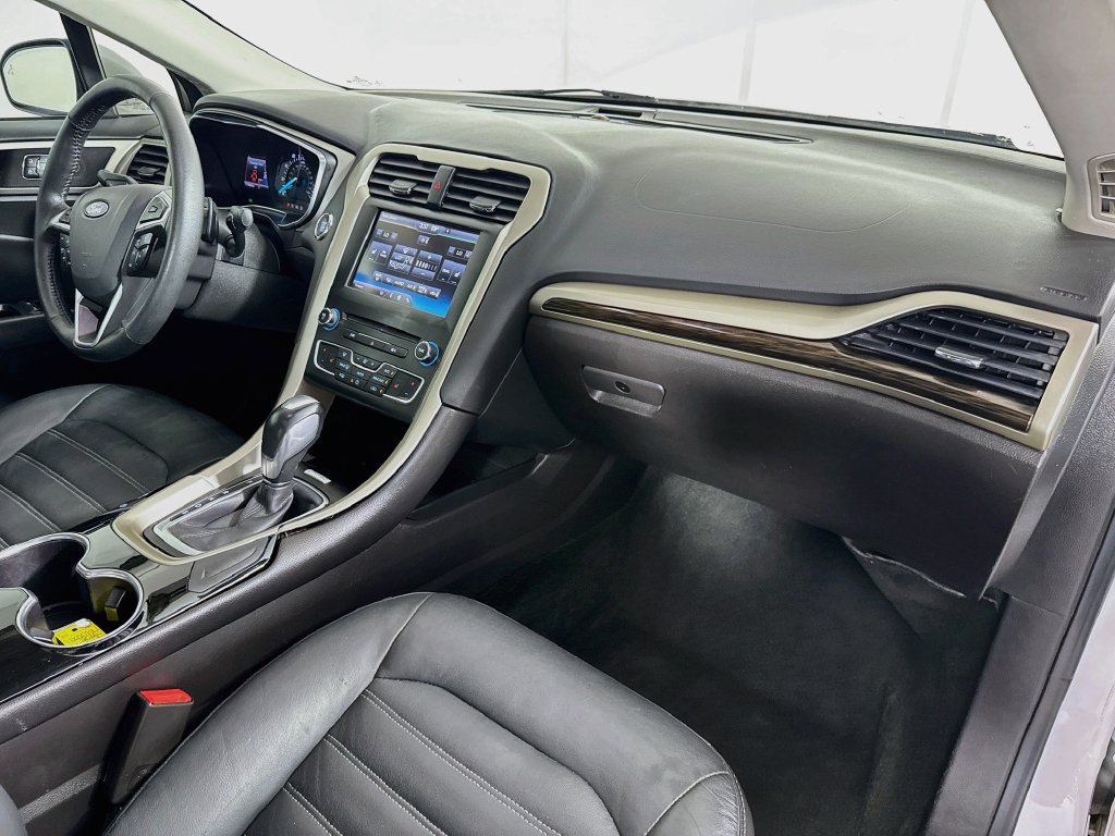 Used 2016 Ford Fusion SE w/ Equipment Group 202A AWD/4WD image 35