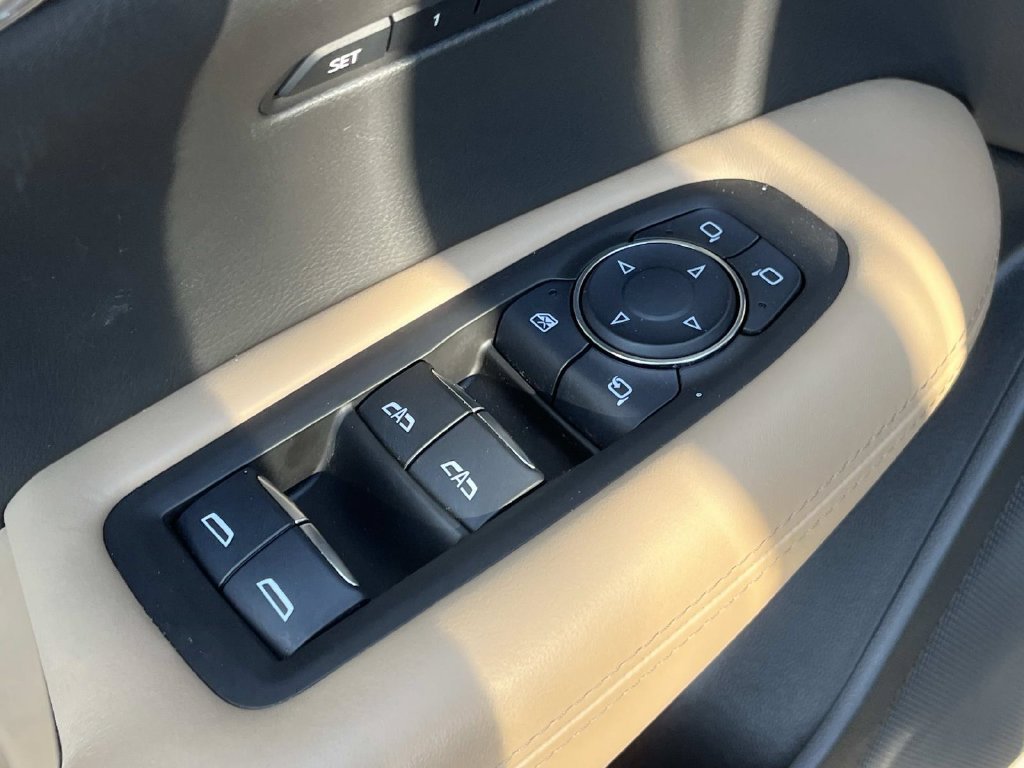Used 2025 Cadillac XT6 Premium Luxury w/ Platinum Package FWD image 31