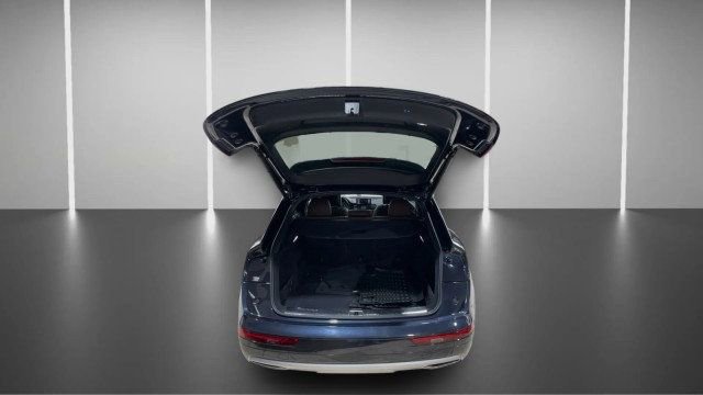 Used 2020 Audi Q5 Prestige image 8