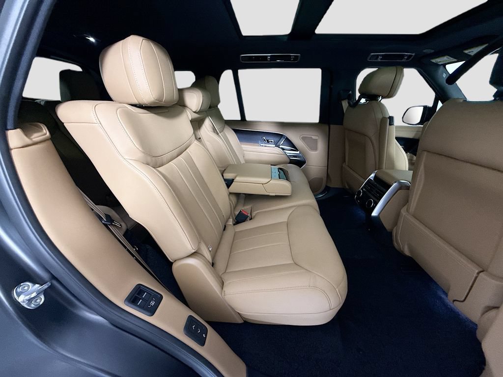 New 2026 Land Rover Range Rover Long Wheelbase SE AWD/4WD image 22
