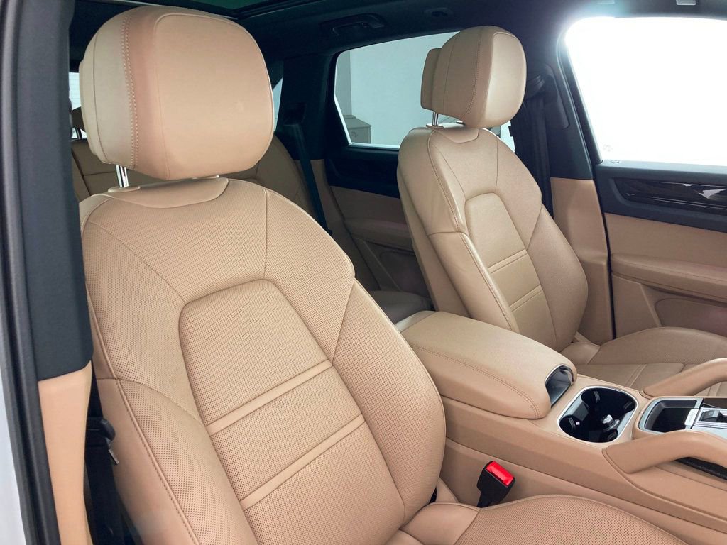 Certified 2023 Porsche Cayenne image 22
