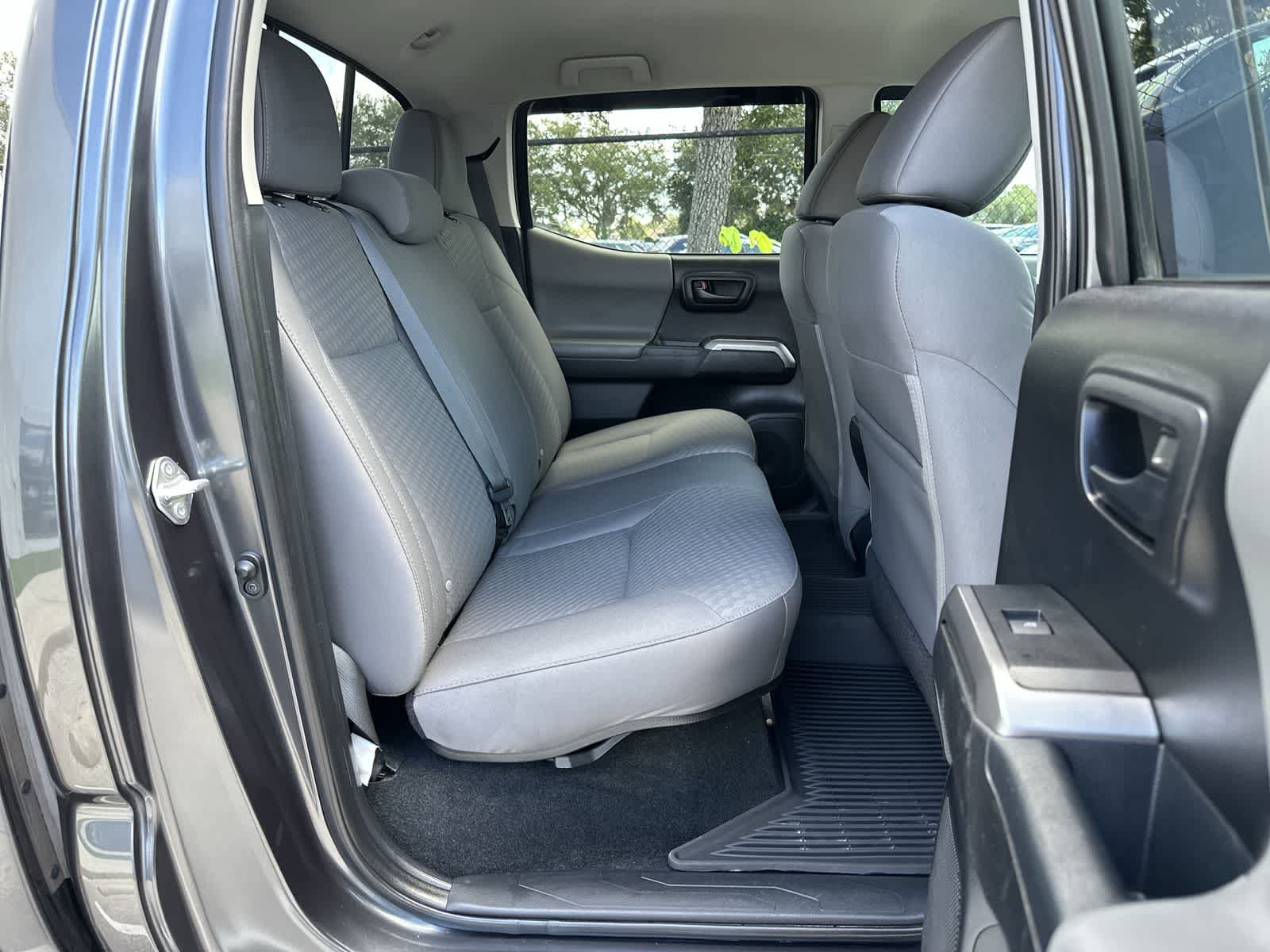 Used 2021 Toyota Tacoma SR5 RWD image 18