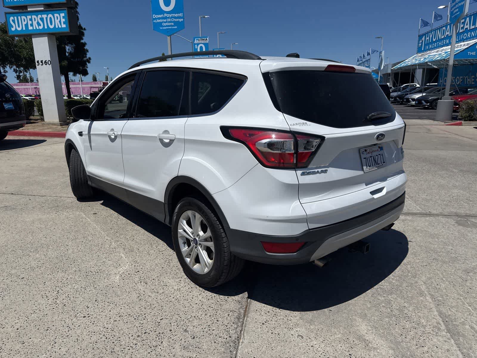 Used 2017 Ford Escape SE w/ Equipment Group 201A FWD image 7