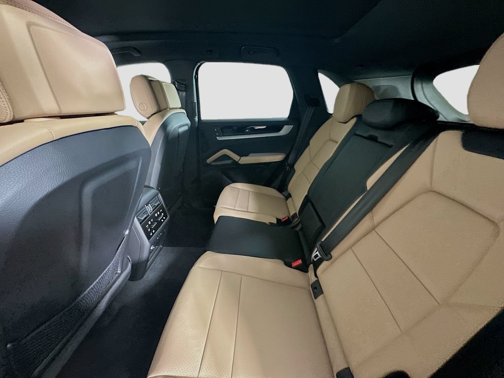 Certified 2026 Porsche Cayenne AWD/4WD image 23
