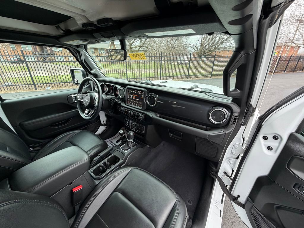 Used 2023 Jeep Wrangler Altitude image 13
