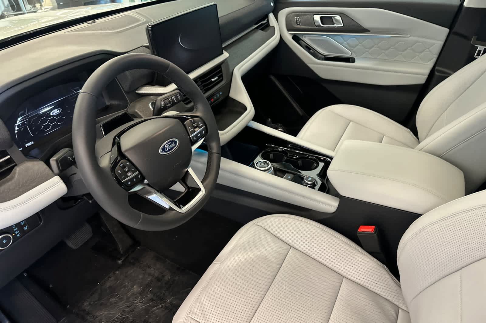 New 2026 Ford Explorer Platinum w/ LUX Leather Package AWD/4WD image 12