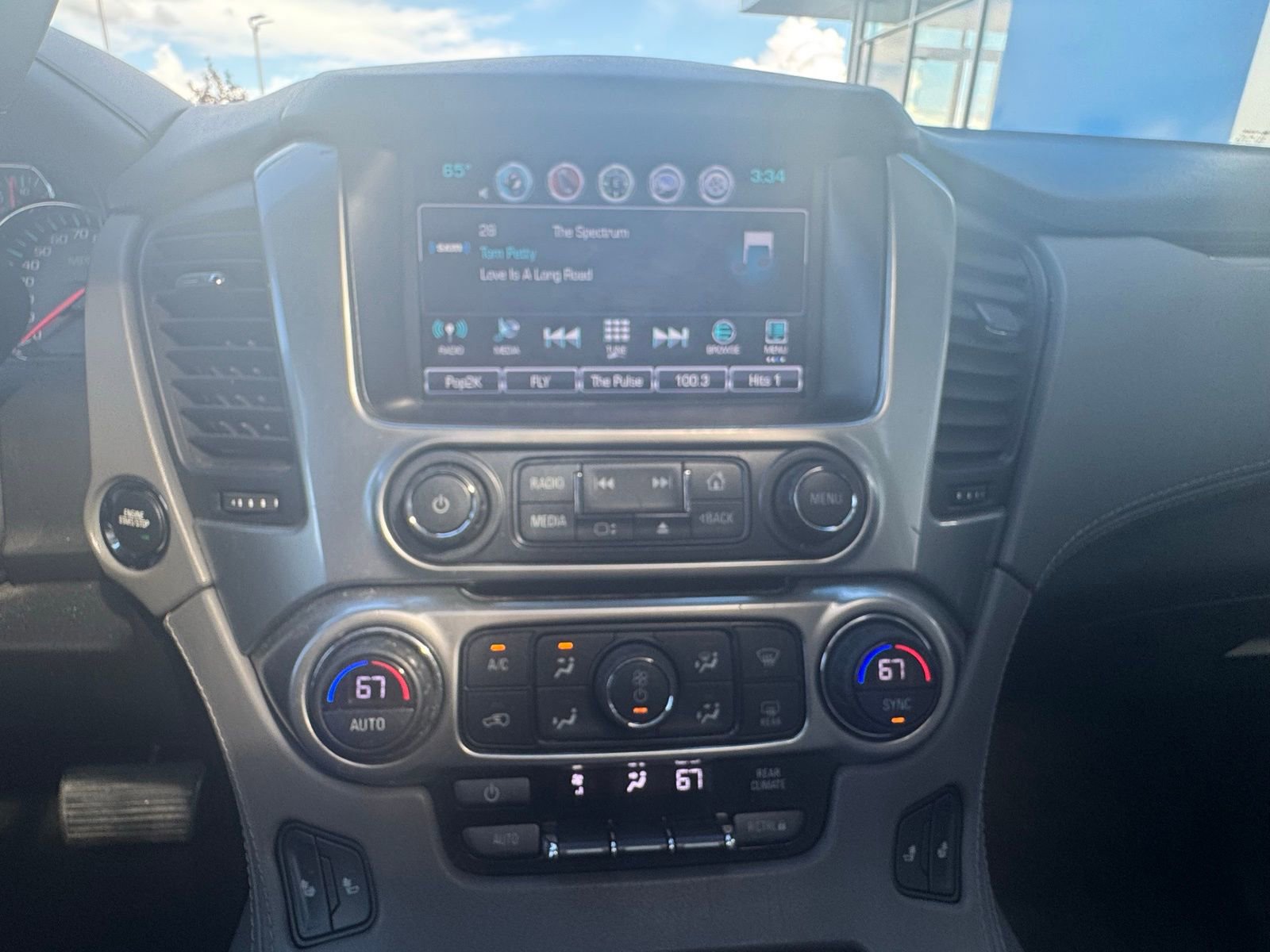 Used 2018 Chevrolet Suburban LT image 19