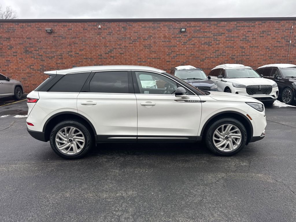 Certified 2022 Lincoln Corsair FWD image 9