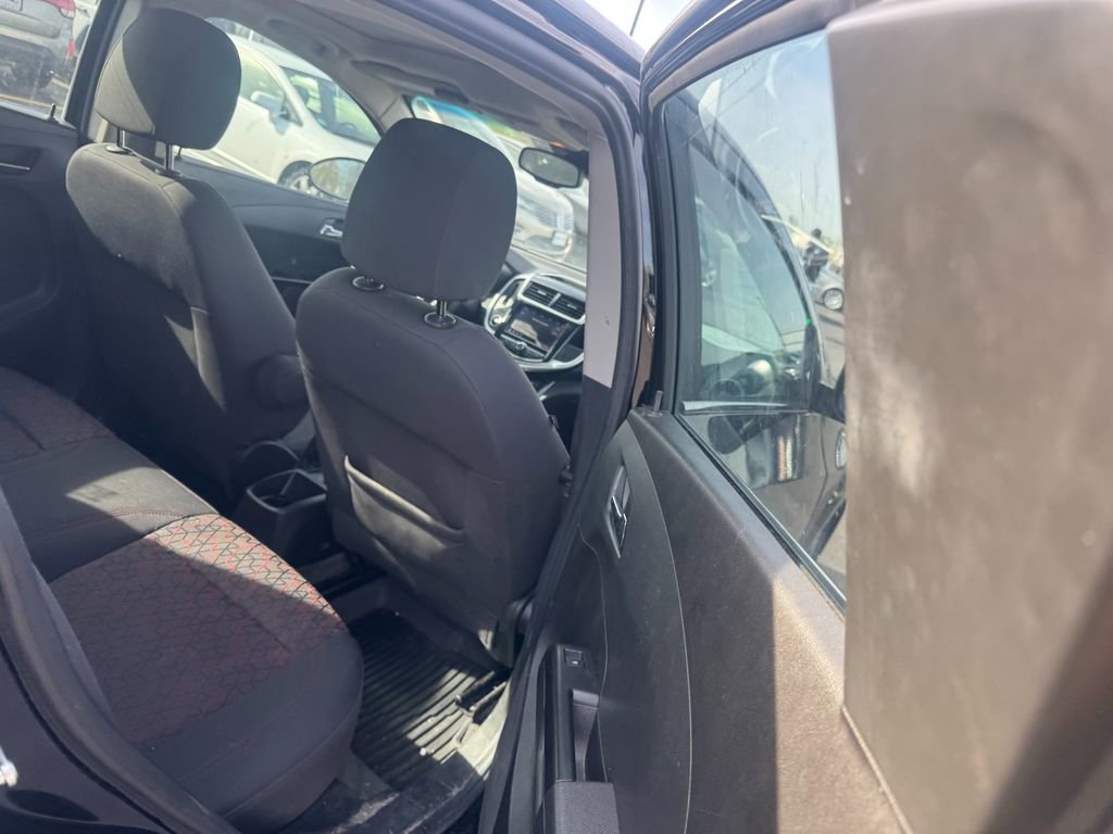 Used 2020 Chevrolet Sonic LT w/ Convenience Package image 6
