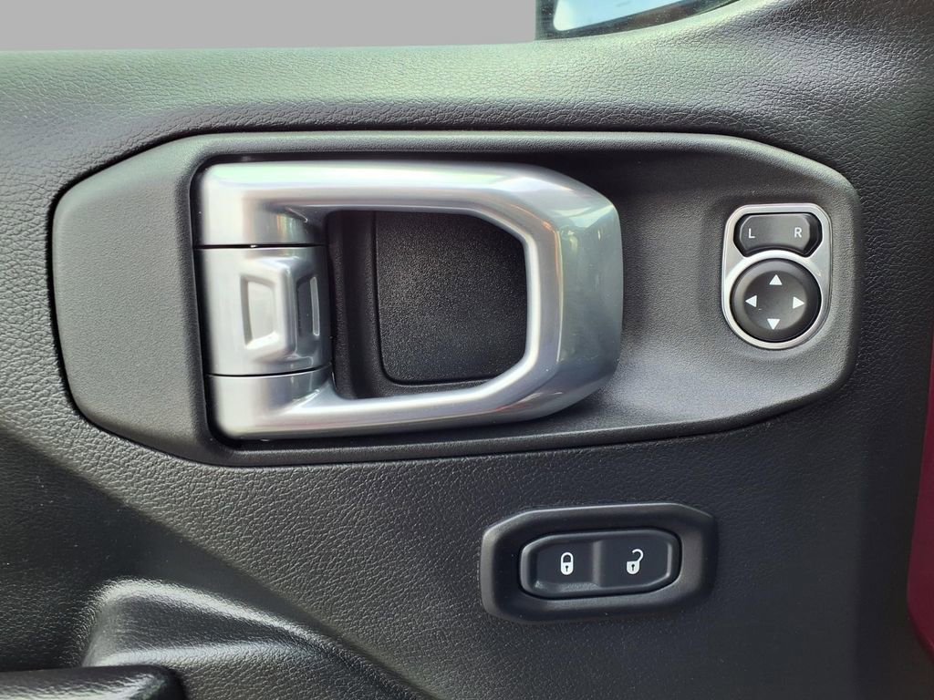 Used 2021 Jeep Gladiator Willys image 19