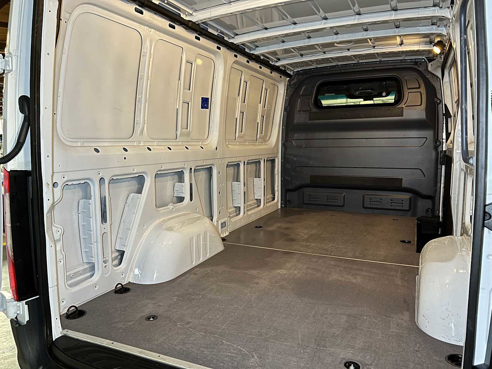 Used 2025 Mercedes-Benz Sprinter 2500 image 19