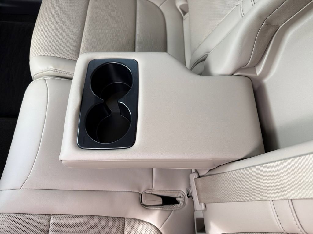 Used 2023 Lincoln Corsair Reserve w/ Equipment Group 201A image 17