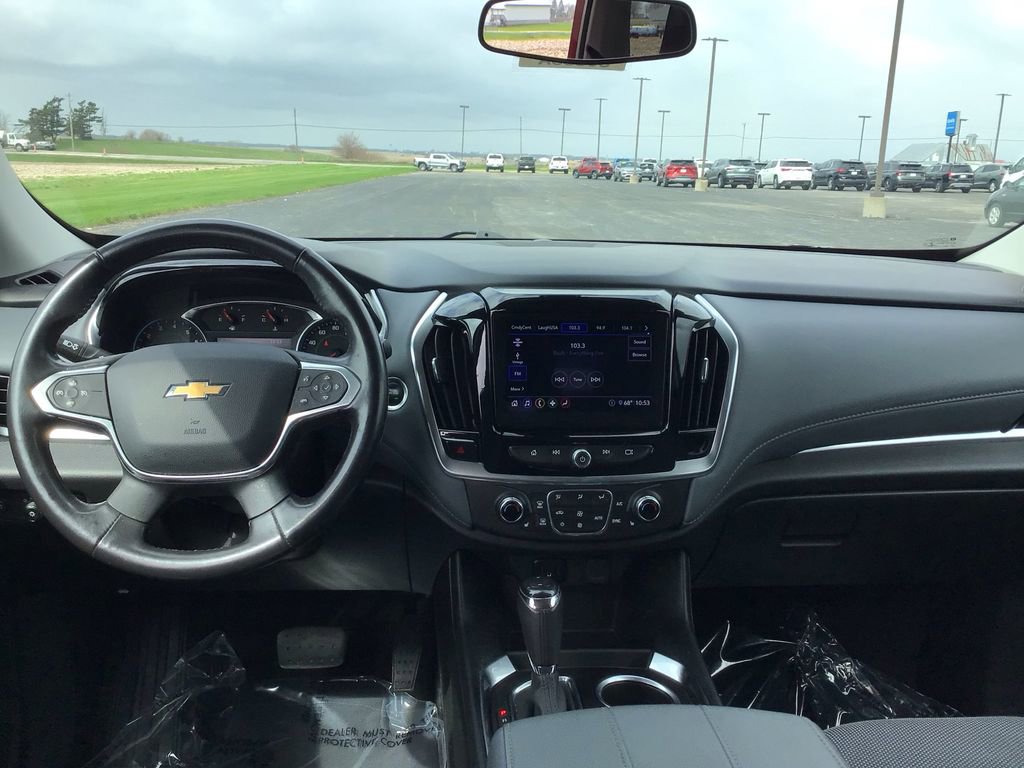 Used 2020 Chevrolet Traverse LT image 22