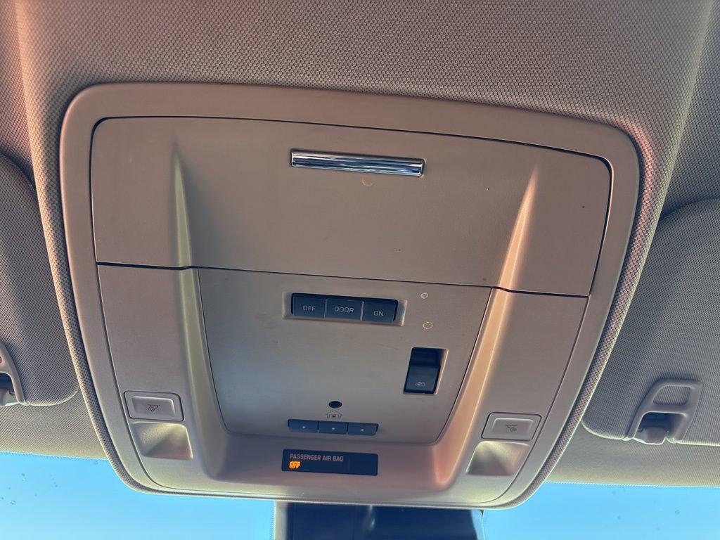 Used 2016 Chevrolet Silverado 1500 High Country w/ High Country Premium Package image 20