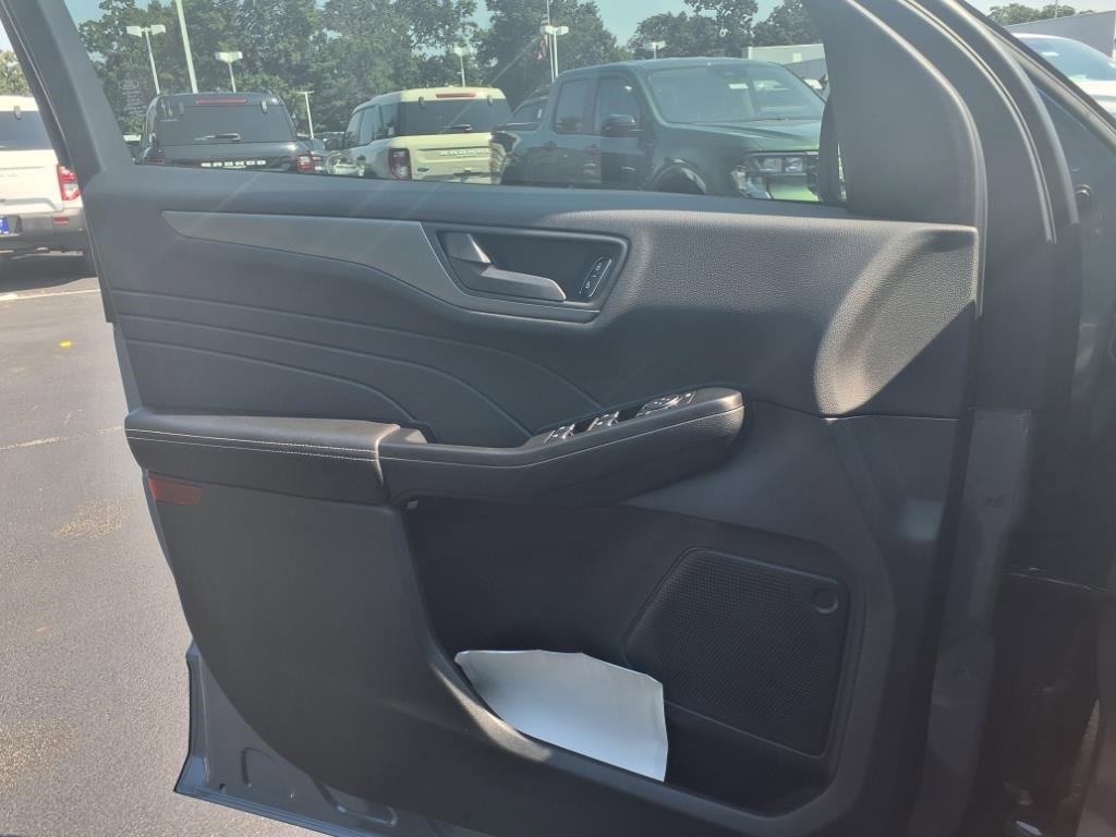 New 2025 Ford Escape Active image 13