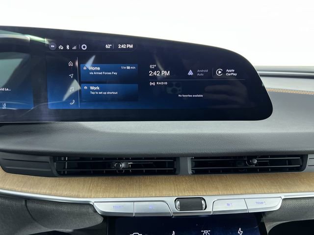 Used 2024 Lucid Air Touring image 14