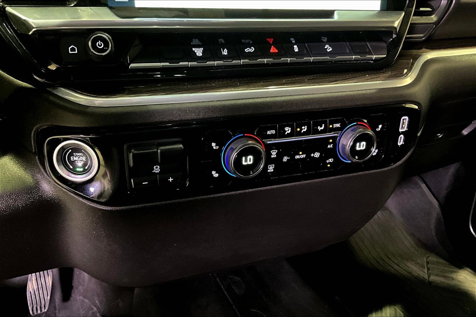 Used 2025 Chevrolet Silverado 2500 LT AWD/4WD image 17