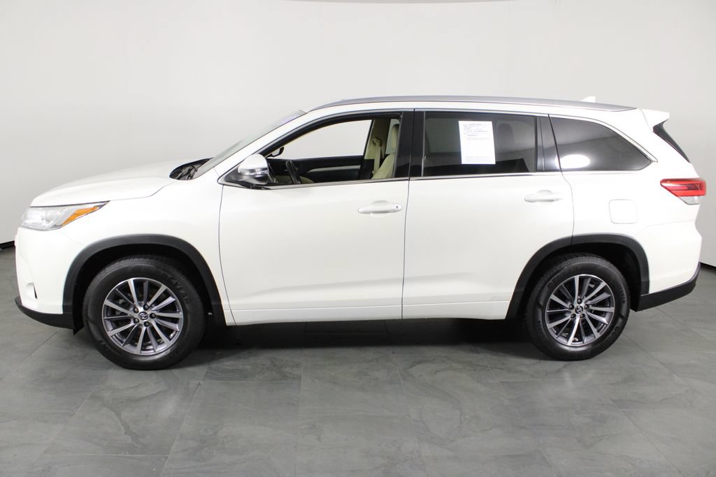 Used 2017 Toyota Highlander XLE FWD image 13