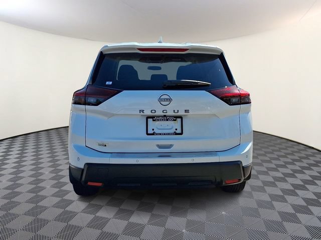 Certified 2026 Nissan Rogue SV FWD image 5