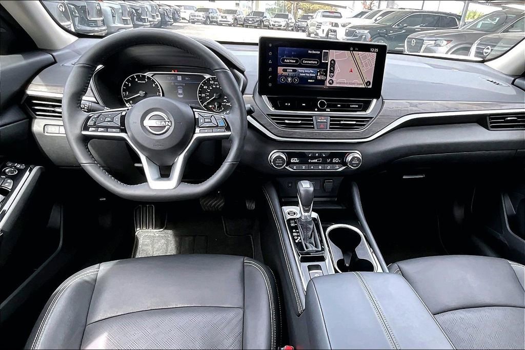Used 2025 Nissan Altima 2.5 SL image 18