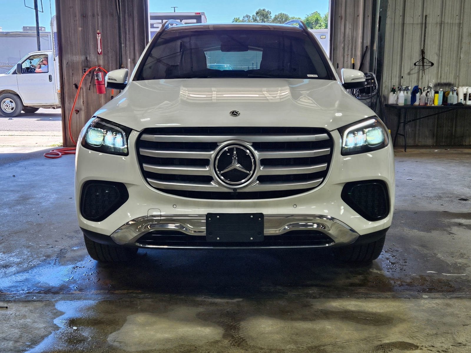 Used 2024 Mercedes-Benz GLS 450 4MATIC image 9