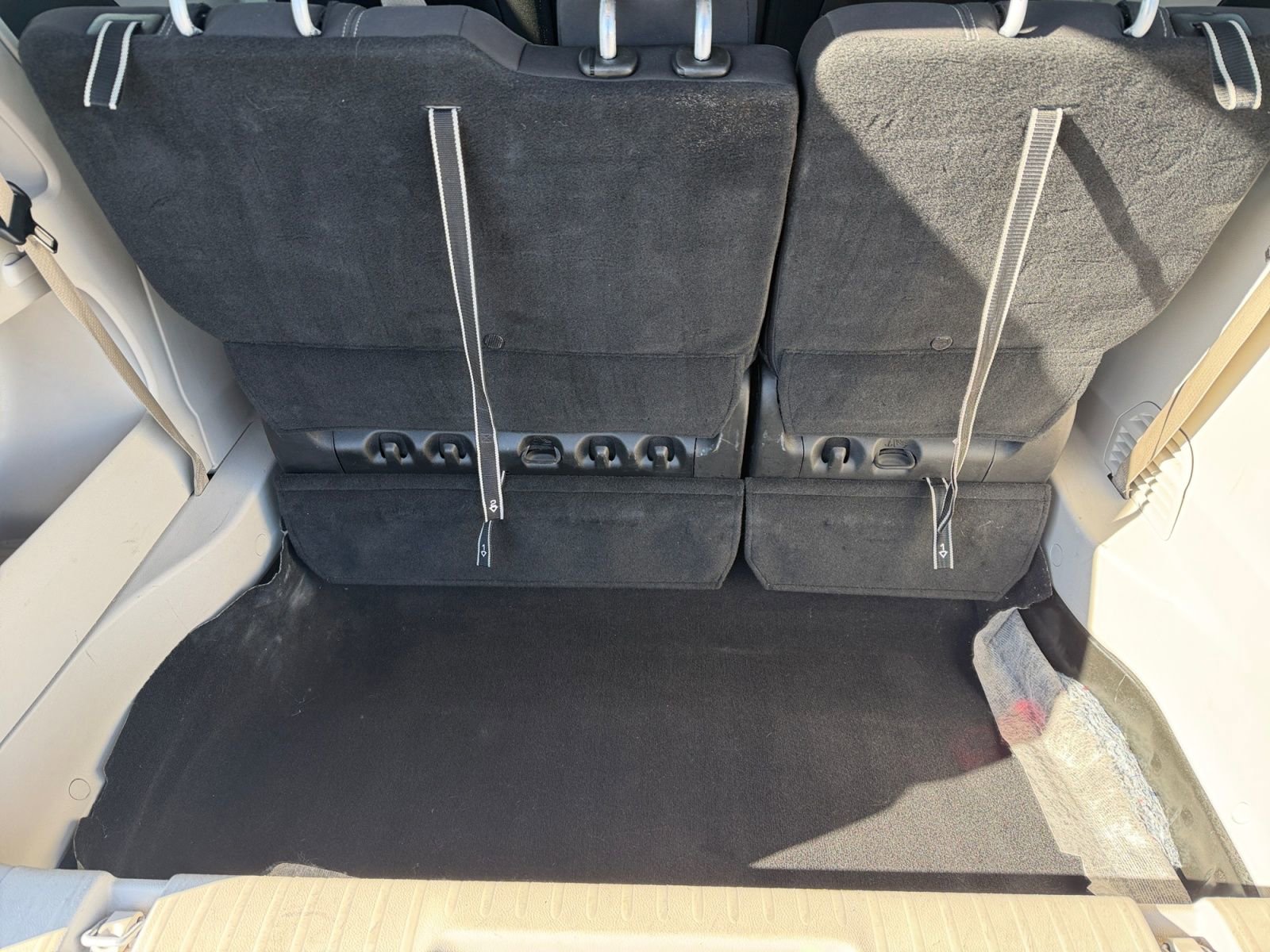 Used 2023 Chrysler Voyager LX image 17