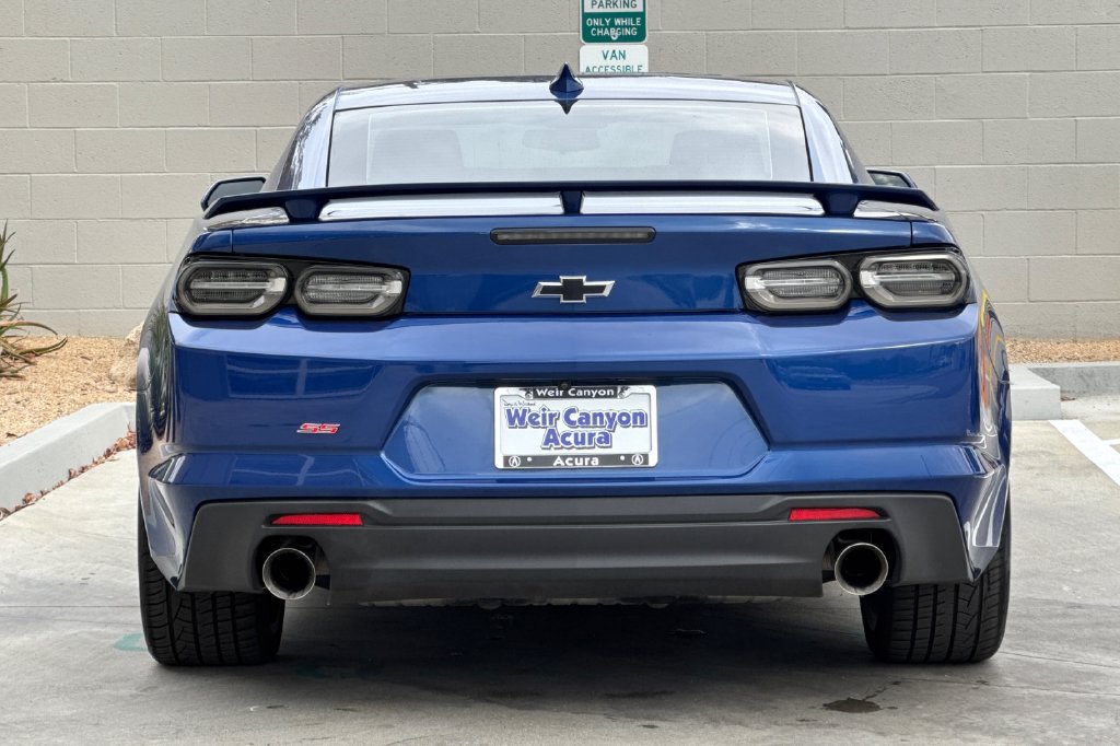 Used 2019 Chevrolet Camaro SS RWD image 9