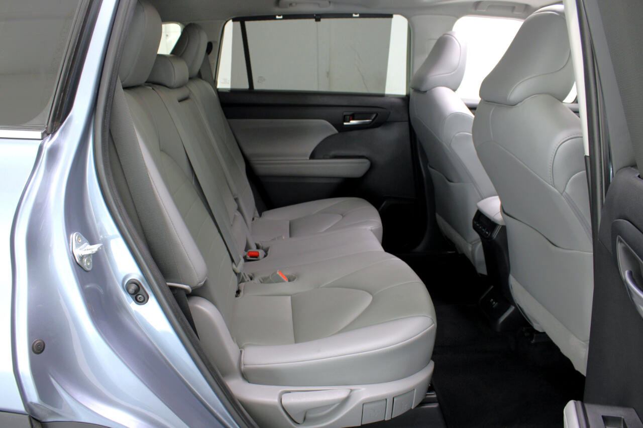 Used 2021 Toyota Highlander XLE image 45