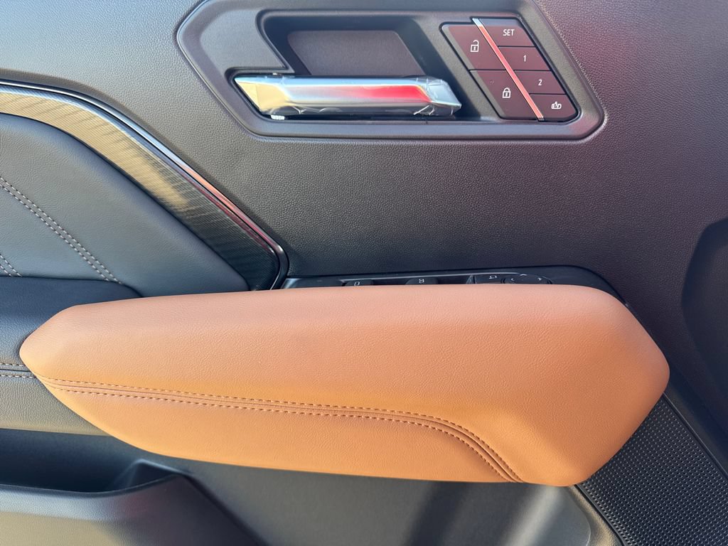 New 2026 GMC Canyon AT4 w/ Technology Plus Package AWD/4WD image 18